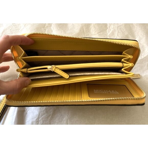 New Michael Kors Jet Set Large Travel Continental Wallet Leather Daisy Yellow - Picture 2 of 5
